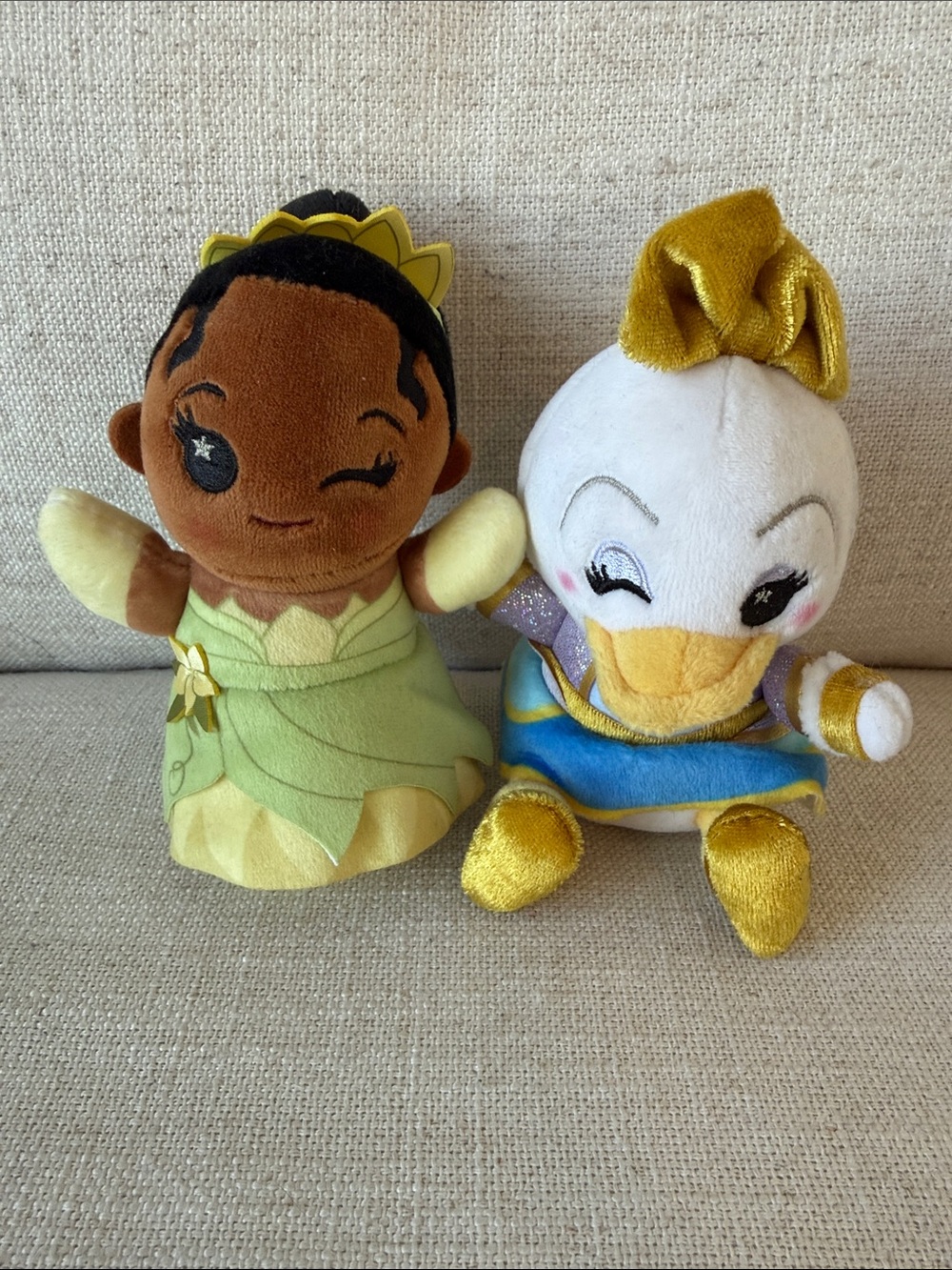 Tiana daisy duck plushies - surprise